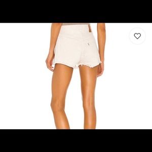 Levi’s 501 Original Short in Natural Instinct- Size 26